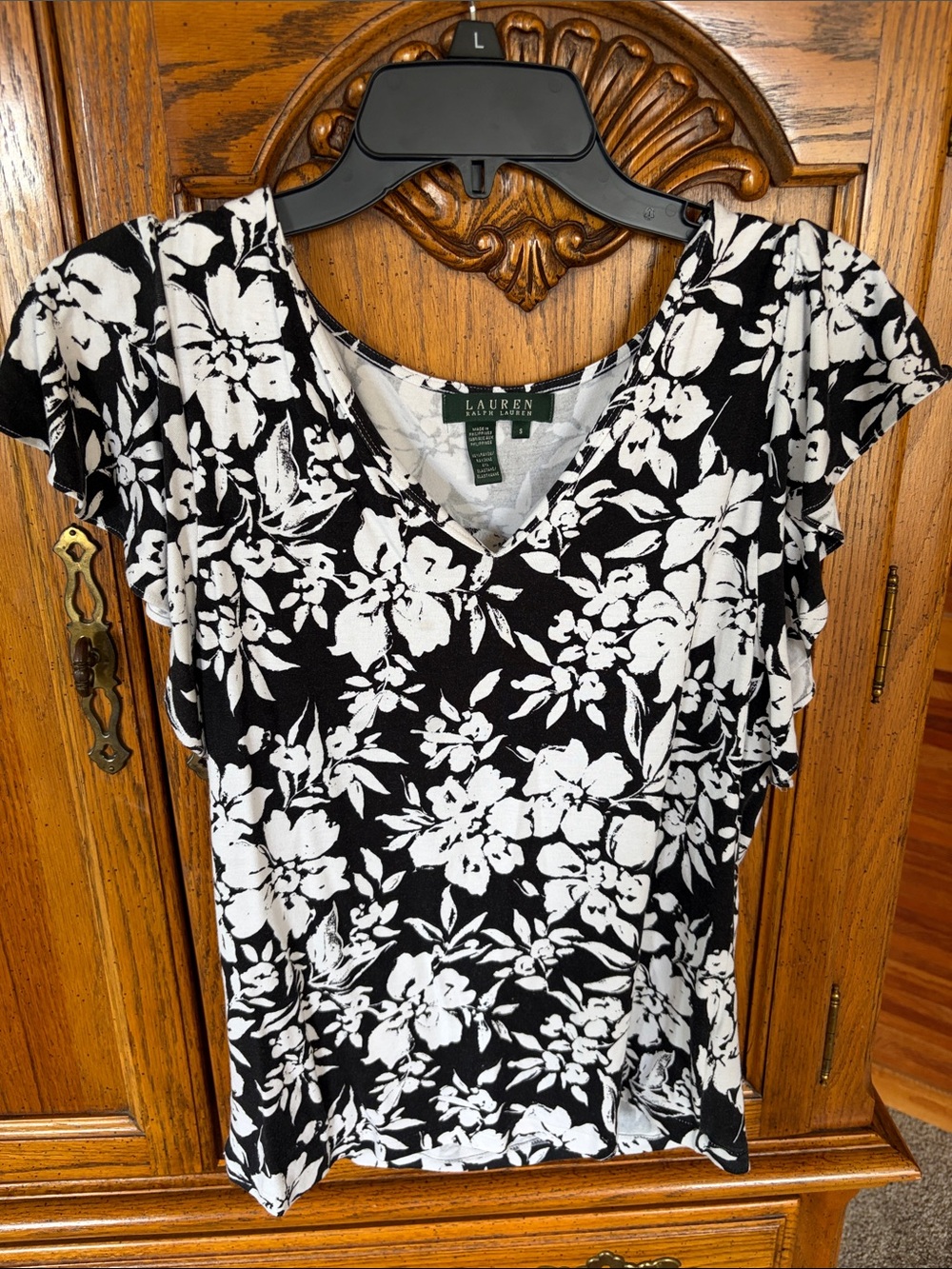 Lauren Ralph Lauren Black & White Floral V-Neck Short Sleeve Top